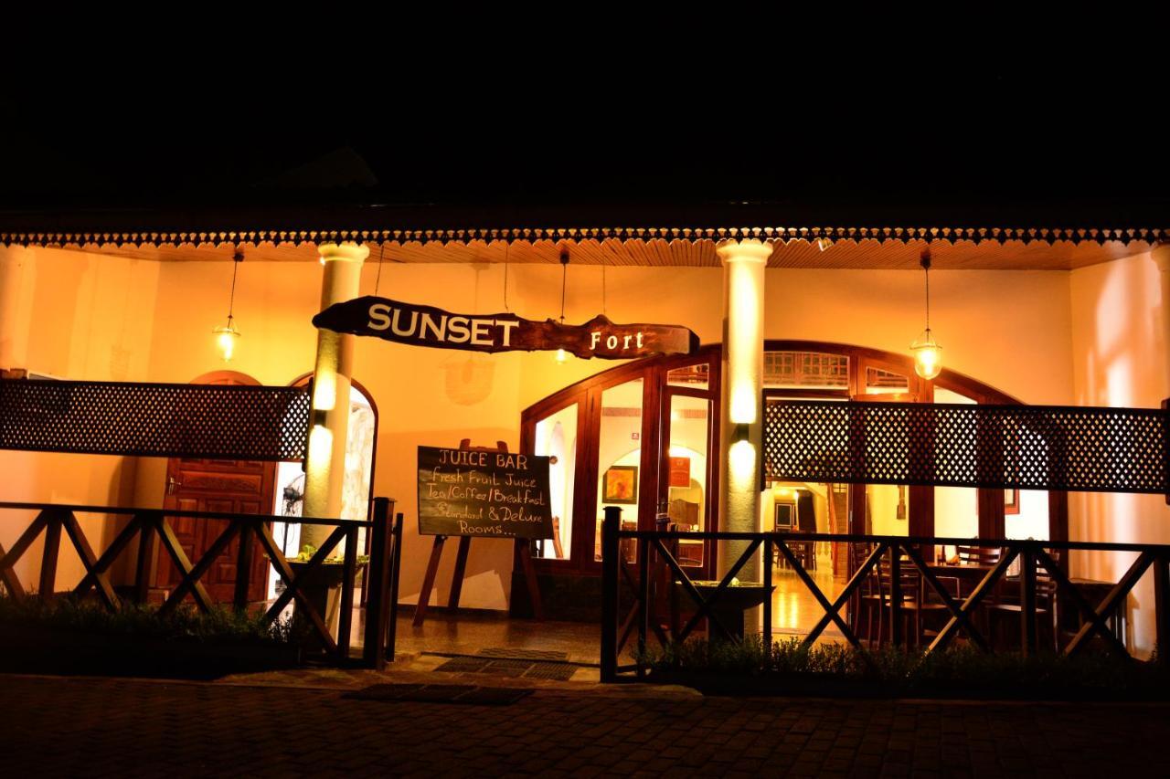 Sunset Galle Fort Exterior foto